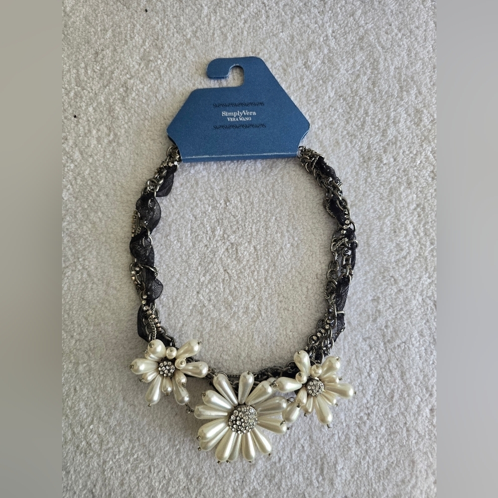 Kohl's Simply Vera Black and Cream Floral Necklace - Picture 5 of 9
